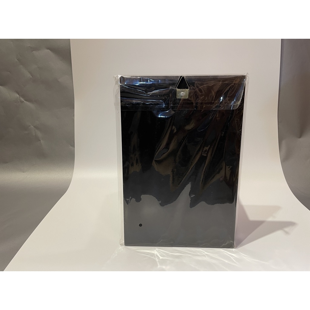 Tranh Gỗ hình cô gái áo dài Việt Nam, tranh cảnh cô gái ngồi cạnh bờ sôngg, 20x30 cm, móc treo